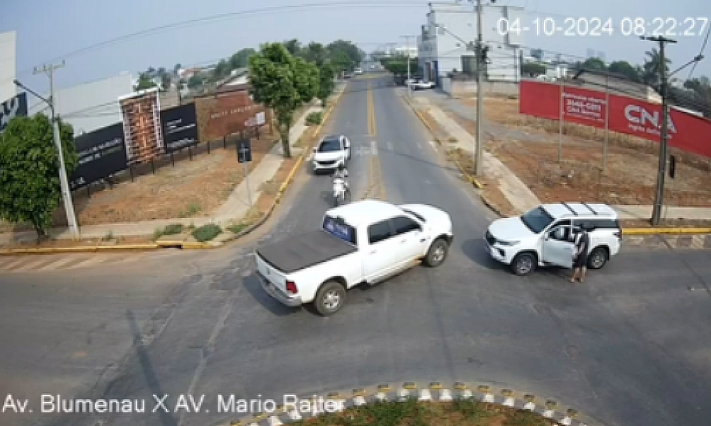 Juíza eleitoral é fechada no trânsito e sofre intimidação no interior de MT