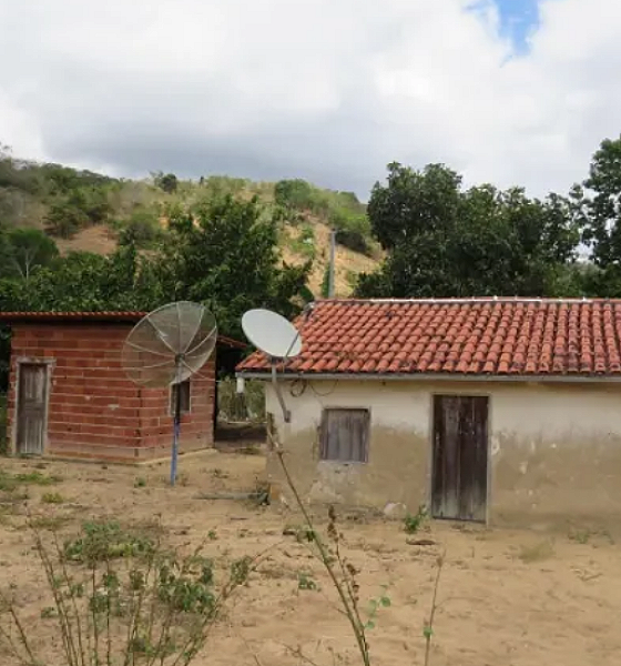 Homem é indiciado por manter família em cárcere privado por mais de 20 anos em MG