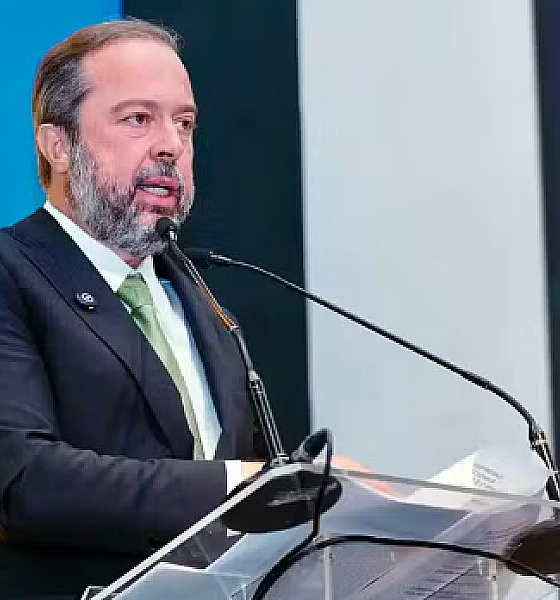 Governo decide na próxima terça-feira (15) sobre adoção do horário de verão em 2024