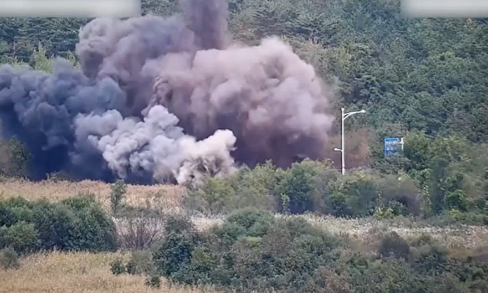 Coreia do Norte explode estradas perto da fronteira com o Sul