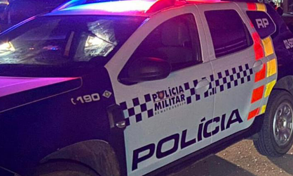 Homem morre após tentar atacar policial com faca em Cuiabá