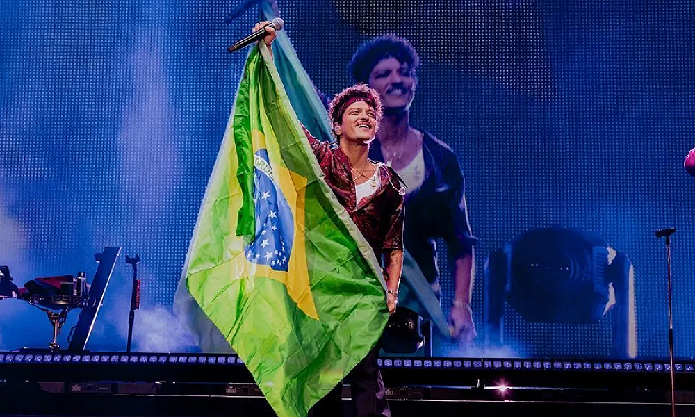 Deputado propõe título de cidadão honorário do Brasil para Bruno Mars