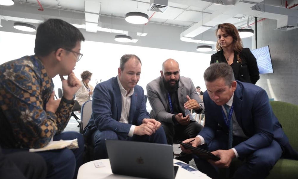 Governador articula venda de créditos de carbono de MT a Singapura