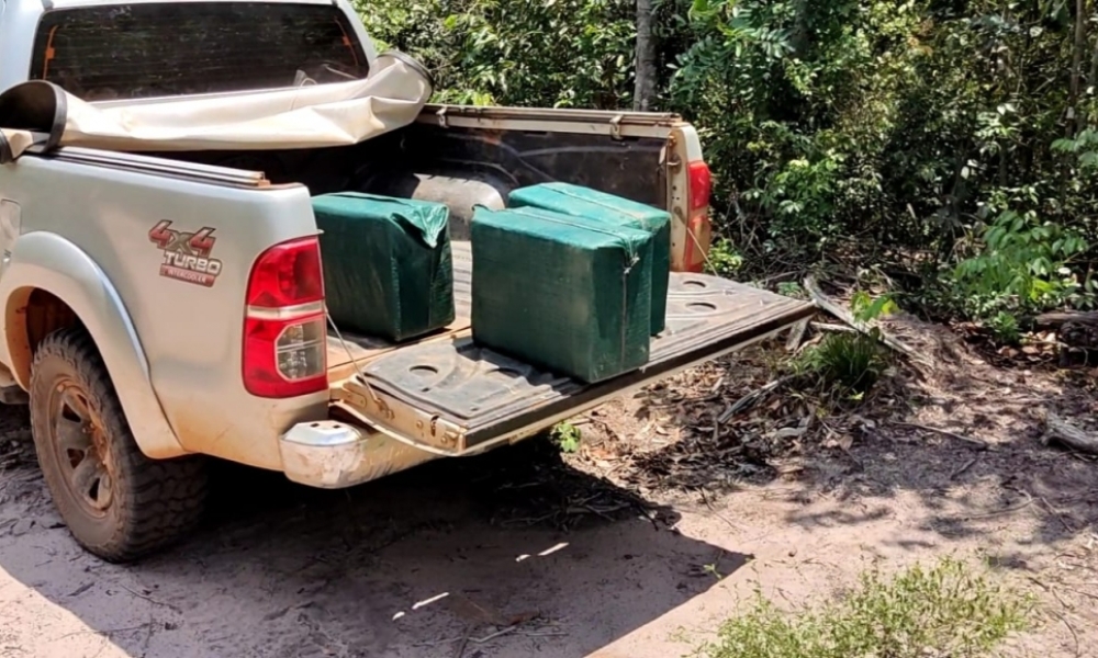 Gefron apreende 500 quilos de droga e duas caminhonetes em Campos de Júlio