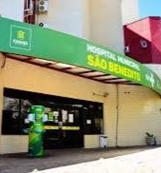 Médicos do Hospital São Benedito paralisam atividades por falta de pagamento