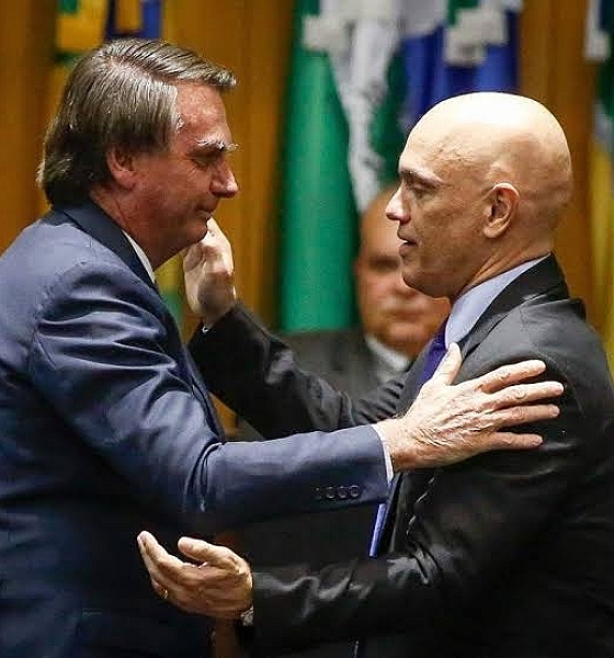 Ministro do STF arquiva ação sobre possível busca de asilo diplomático por Bolsonaro