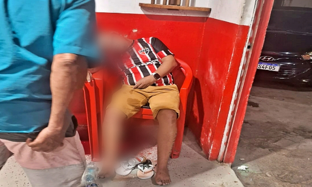 Homem é assassinado a tiros dentro de bar em Várzea Grande