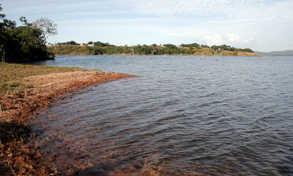 Jovem de 27 anos morre afogado durante festa no Lago de Manso em Chapada dos Guimarães