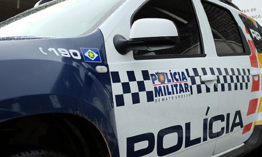 Suspeito morre em confronto com a polícia após roubo de veículo em Cuiabá