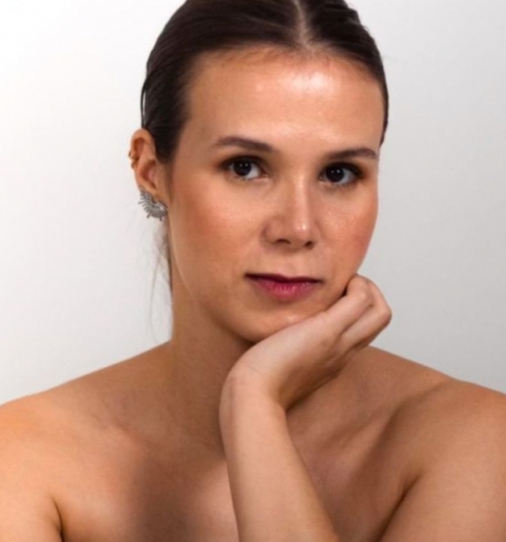 Mulher que não cedeu assento para criança em avião ganha 250 mil seguidores em um dia