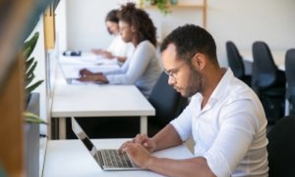 Profissões em alta: quais cursos você deve fazer para ganhar mais em 2025?