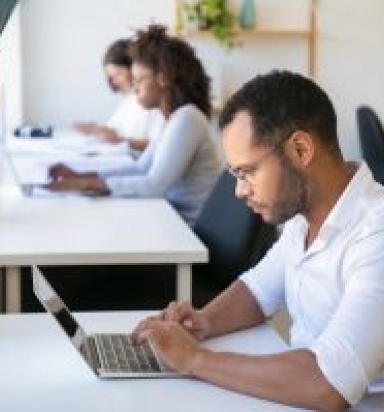 Profissões em alta: quais cursos você deve fazer para ganhar mais em 2025?