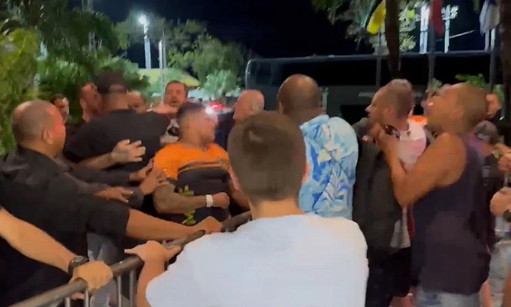 Hotel do Corinthians tem confusão e xingamentos a Duilio após derrota em Fortaleza