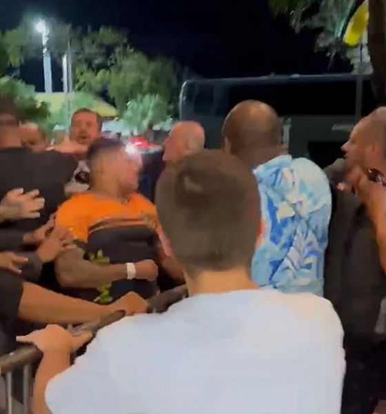 Hotel do Corinthians tem confusão e xingamentos a Duilio após derrota em Fortaleza