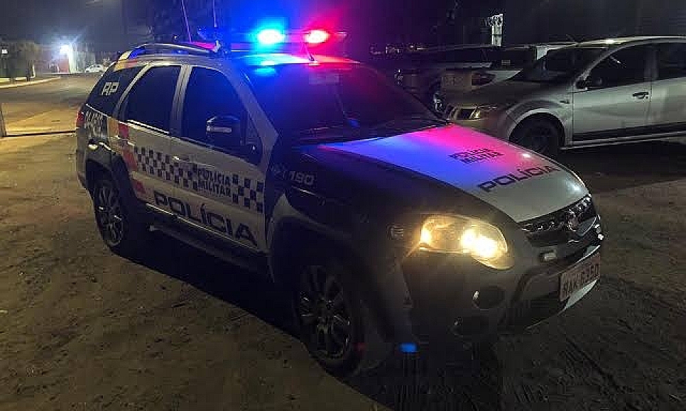 Em Jaciara, cliente surta em lanchonete, causa destruição e é preso pela polícia 