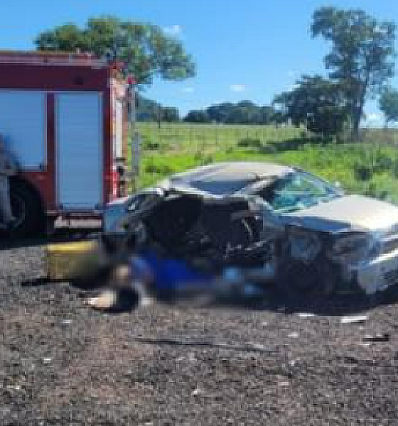 Mulher morre em acidente entre carro e carreta na BR-070 em Barra do Garças