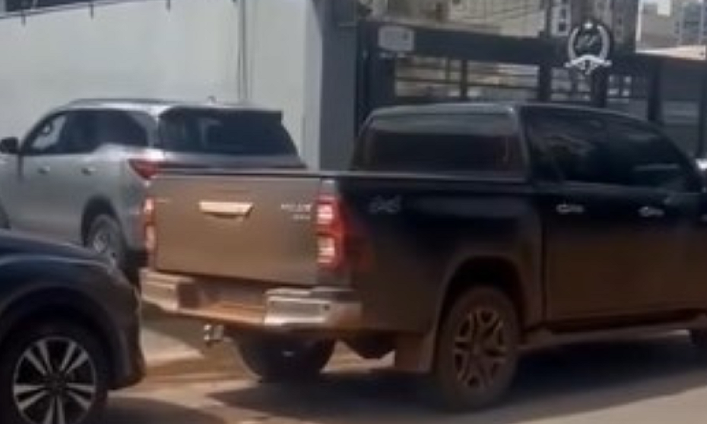 Advogado arrasta carro de cliente sem saber e caso é resolvido de forma amigável em Cuiabá