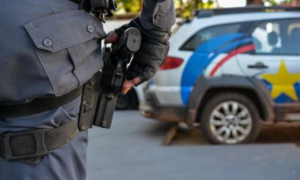 Tentativa de Homicídio: Populares Detêm Adolescente Após Ataque a Jovem