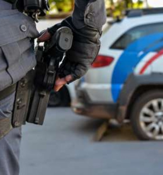 Tentativa de Homicídio: Populares Detêm Adolescente Após Ataque a Jovem