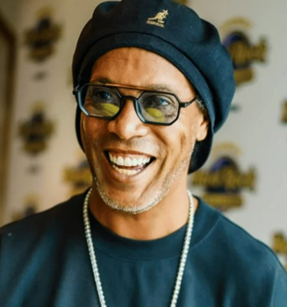 Ronaldinho Gaúcho lança 