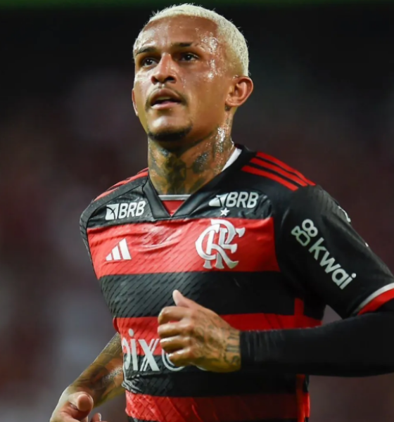 Flamengo recusa proposta de R$ 95 milhões do Aston Villa por Wesley