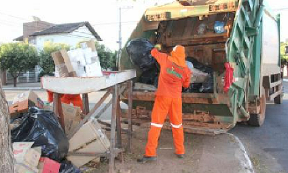 Prefeito de Cuiabá Firma Acordo para Regularização da Coleta de Lixo em 24 Horas