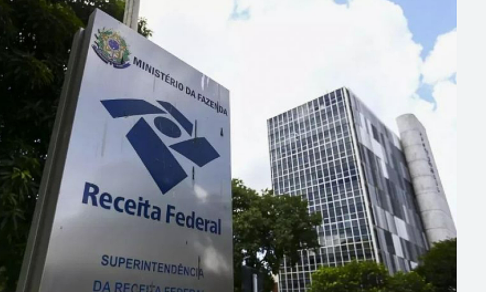 Receita Federal amplia controle e passa a receber dados de Pix e cartões de crédito