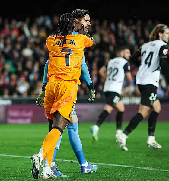 Vinicius Jr. pede desculpas após expulsão em vitória do Real Madrid sobre o Valencia