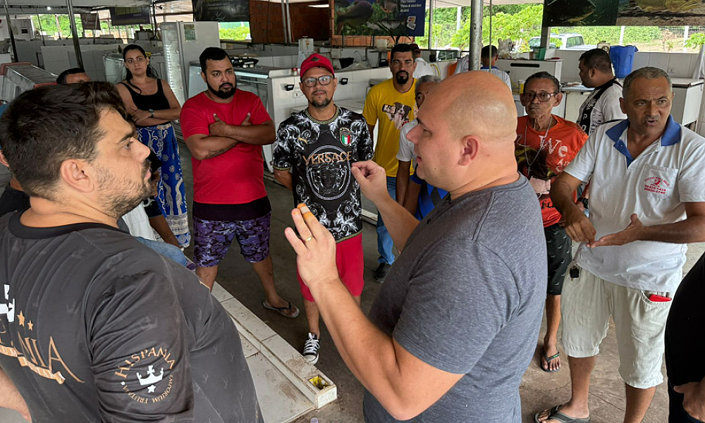 Abilio destitui Associação de Feirantes do Mercado do Porto e exige transparência