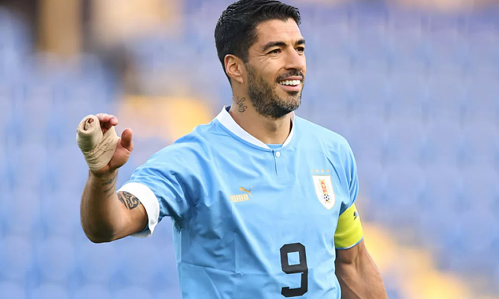 Luis Suárez ajuda a polícia a salvar a vida de um homem no Uruguai