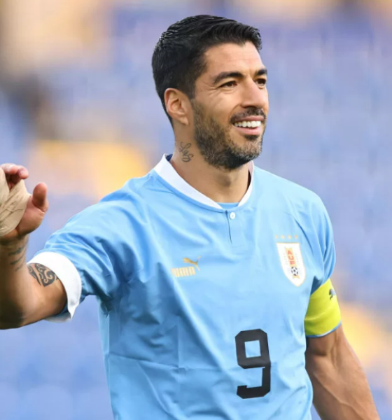 Luis Suárez ajuda a polícia a salvar a vida de um homem no Uruguai