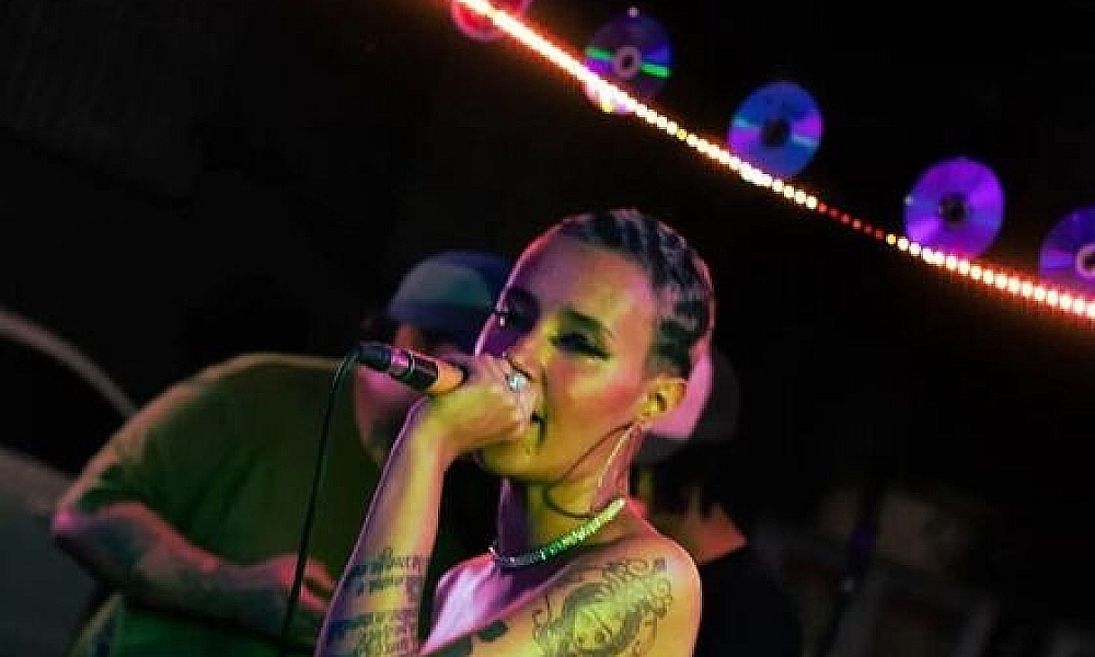 Corpo de rapper desaparecida é encontrado enrolado no tapete no Rio Cuiabá; polícia investiga homicídio