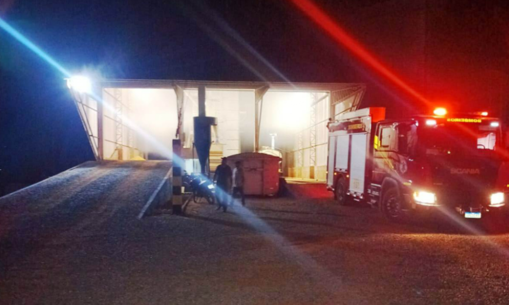 Bombeiros controlam princípio de incêndio em silo de Lucas do Rio Verde