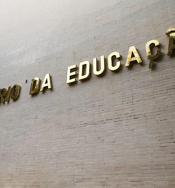 Pé-de-Meia: MEC pagará R$ 1.050 por mês para estudantes de licenciatura