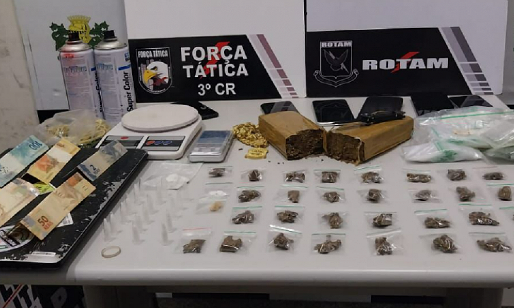 PM prende sete membros de facção criminosa com drogas e carro roubado em Sorriso