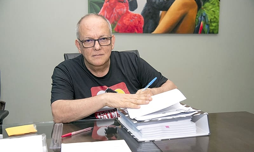 Manobra do Prefeito Zé Carlos do Pátio Mantém Ex-Secretários na Administração Pública