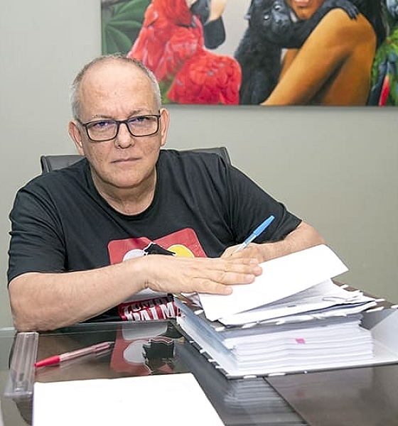 Manobra do Prefeito Zé Carlos do Pátio Mantém Ex-Secretários na Administração Pública