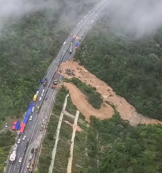 DESABAMENTO DE RODOVIA NO SUL DA CHINA DEIXA 48 MORTOS, ​​DIZ MÍDIA ESTATAL