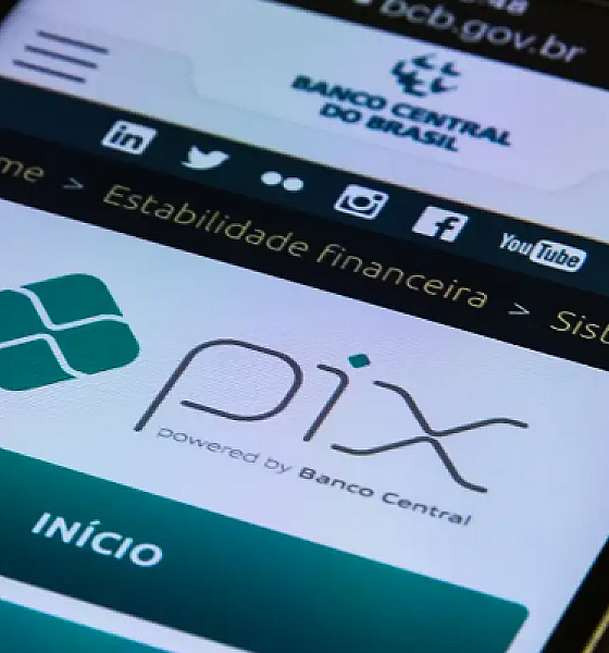 Governo revoga norma sobre fiscalização do PIX e anuncia MP para coibir cobranças diferenciadas