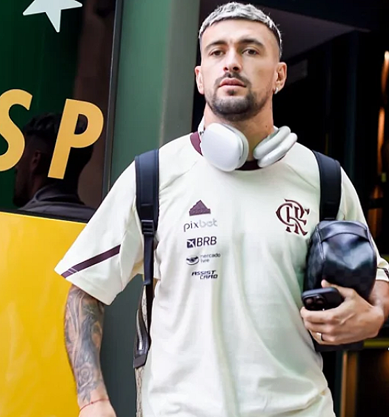 Arrascaeta herda camisa 10 do Flamengo e celebra: 