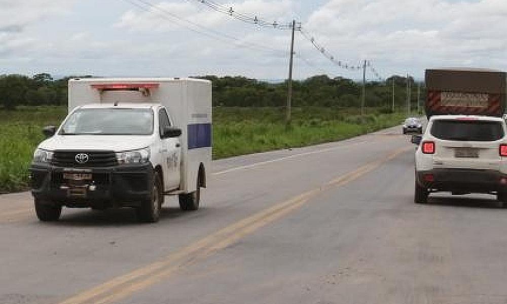 Corpo é achado dentro de carro estacionado na rua em Cuiabá
