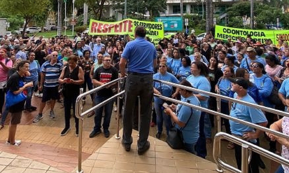 Servidores de Cuiabá aprovam estado de greve e podem parar