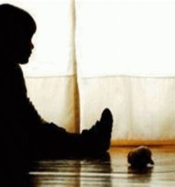 Menina de 5 anos é estuprada por dois homens com ajuda da babá