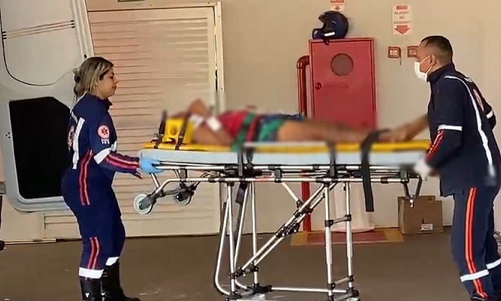 Mulher relata ter sido agredida e ‘jogada’ em rodovia após viajar de carona com ‘amigos’