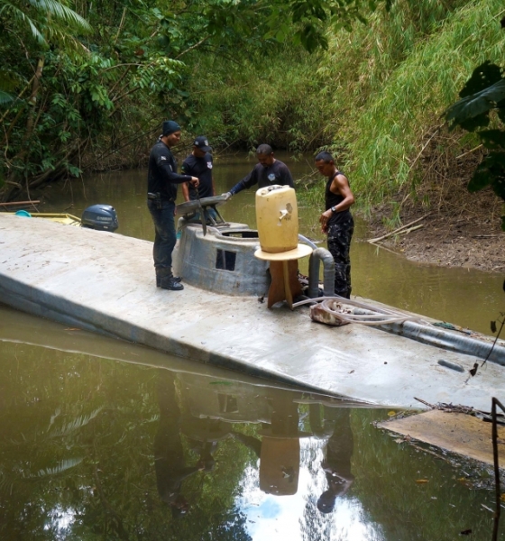 Tráfico de drogas se reinventa na Amazônia: interdição aérea leva crime às hidrovias e aumenta violência