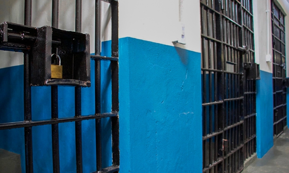 Oito detentos fogem após cavarem buraco em presídio de Mato Grosso; 5 recapturados