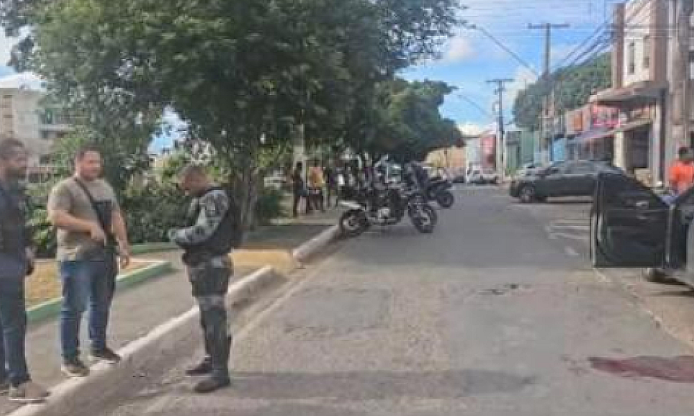 Dois criminosos são baleados e um é preso durante assalto em Cuiabá