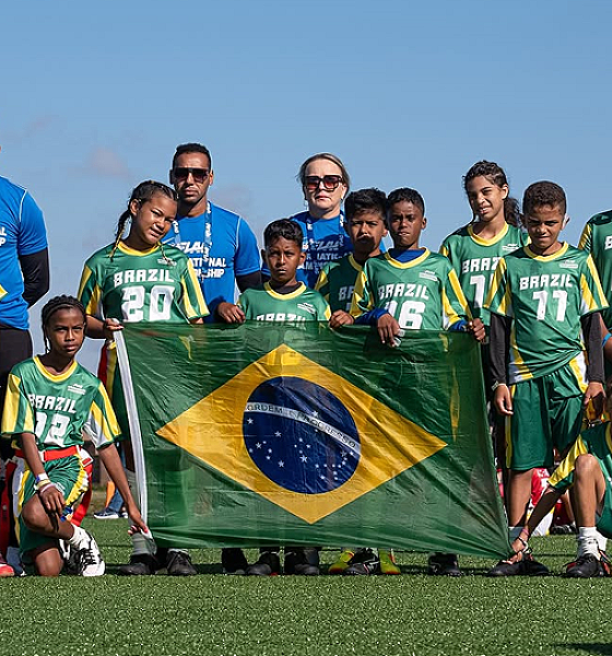 Jovens atletas de Sorriso representam o Brasil em campeonato mundial de flag football nos EUA