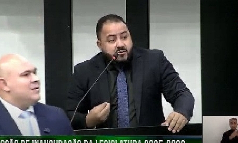 Jefferson acusa Abilio de nepotismo e prefeito se retira de sessão