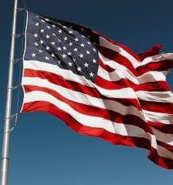 Juíza bloqueia ordem de Trump contra cidadania por nascimento nos EUA